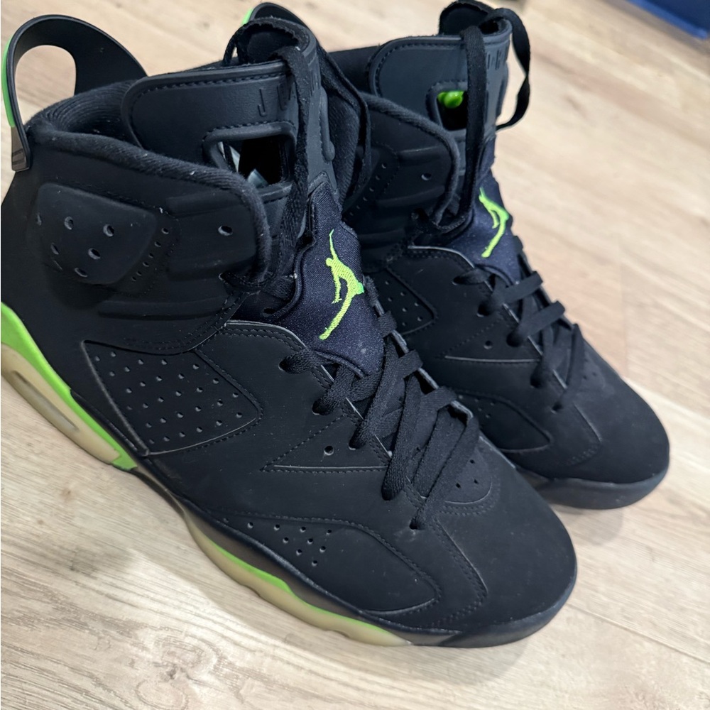 Jordan Black and Neon Green Sneakers